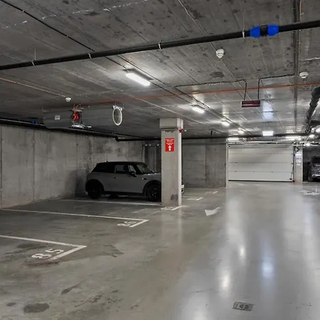 Mido With Private Parking & Self-check-in