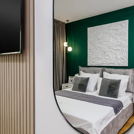 Mido With Private Parking & Self-check-in Bucharest