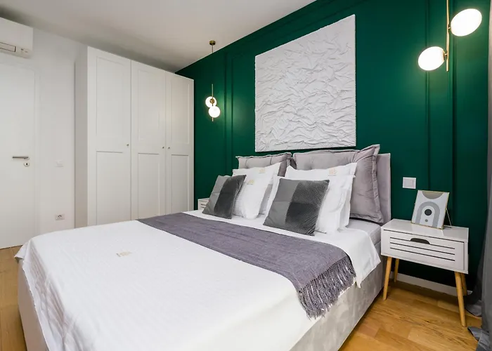 Mido With Private Parking & Self-check-in * Bucarest