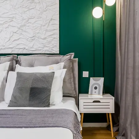 Mido With Private Parking & Self-check-in