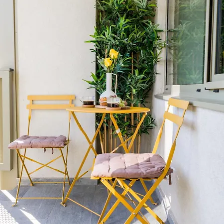 Mido With Private Parking & Self-check-in דירה