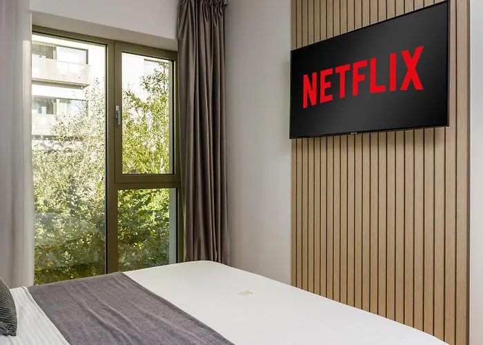 Mido With Private Parking & Self-check-in بوخارست